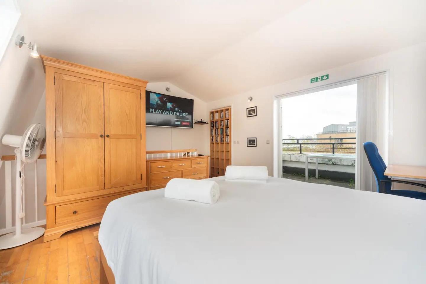 Sunny Maisonette With Views Over Canary Wharf, London Bagian luar foto