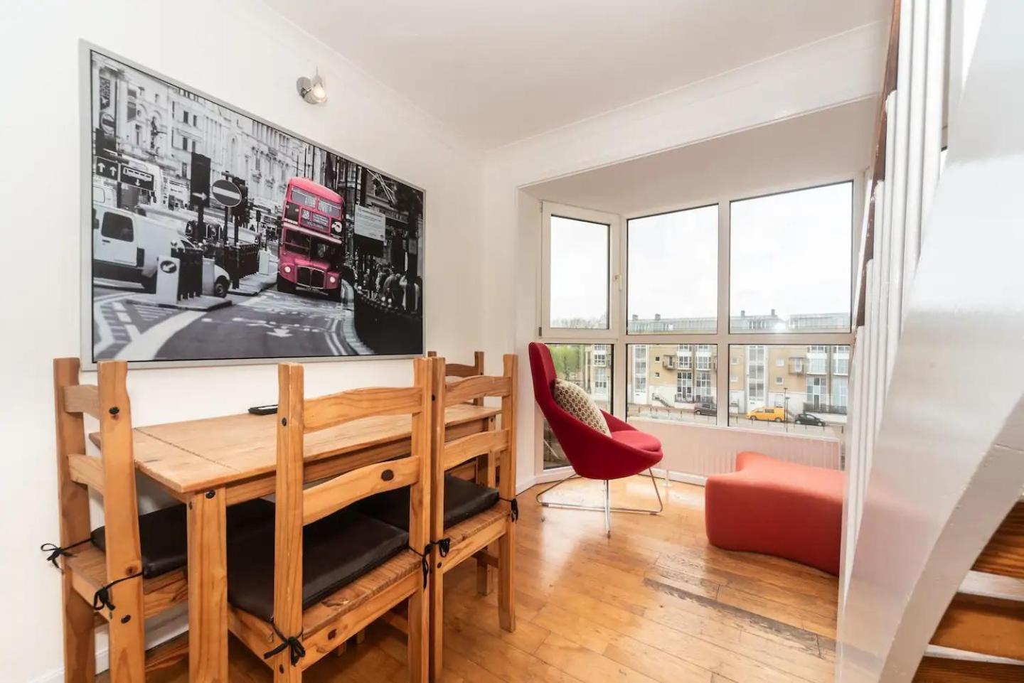 Sunny Maisonette With Views Over Canary Wharf, London Bagian luar foto