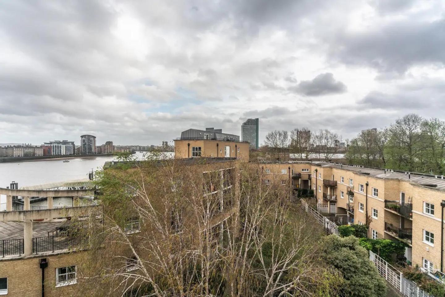 Sunny Maisonette With Views Over Canary Wharf, London Bagian luar foto